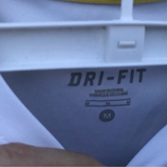 Nike Live Strong Dri Fit top - Picture 2 of 4